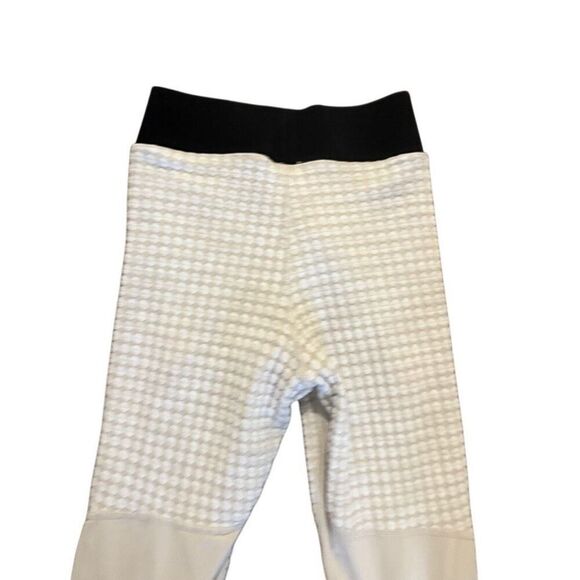 Nike pro hyper warm light beige leggings size medium - Picture 3 of 5